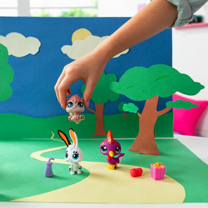 Littlest Pet Shop Série 2 Pet Trio Tube Park Pets | Cada Pet Trio Tube contém 3 mini brinquedos LPS, 1 acessório, 1 cartão colecionável e 1 código virtual | Brinquedos colecionáveis para meninas e meninos