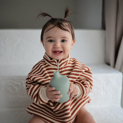 Mushie Copo de Silicone | Copo de Transição para Bebês a partir de 6 Meses | Capacidade: 175 mL | Tampa Removível | Material: Silicone de Grau Alimentício | Pode ser lavado na lava-louças e usado no micro-ondas (Azul Claro)