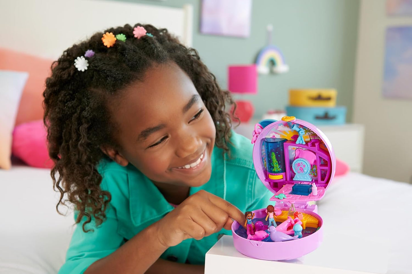 Polly Pocket Dolls and Playset, Dolphin Rescue & Play Compact, Animal Toy with 2 Micro Dolls, Sea Pets, Ocean Accessories