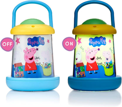 WOW! STUFF Light Revealers Peppa Pig Night Light - Lanterna com Cena Mágica 360° e Desligamento Automático - Luminária Portátil para Quarto Infantil com Alimentação USB ou Pilhas - Brinquedo Oficial da Peppa Pig