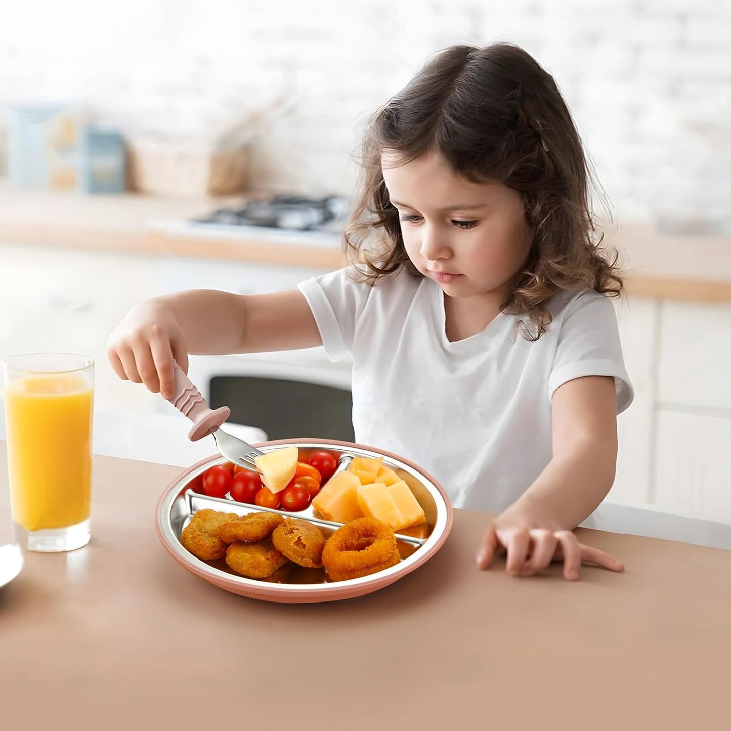 PandaEar Conjunto de 8 peças em aço inoxidável para alimentação infantil, incluindo 2 pratos com ventosa para bebês, 2 tigelas para crianças pequenas e 2 conjuntos de colheres e garfos.