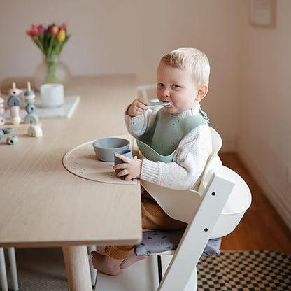 Mushie Babador de Silicone Baby | Babadores Impermeáveis com Ajuste Perfeito | Babadores Fáceis de Limpar para Alimentação do Bebê | 4 Tamanhos Ajustáveis com Bolsos Frontais Fundos | 100% Livre de BPA e Ftalatos