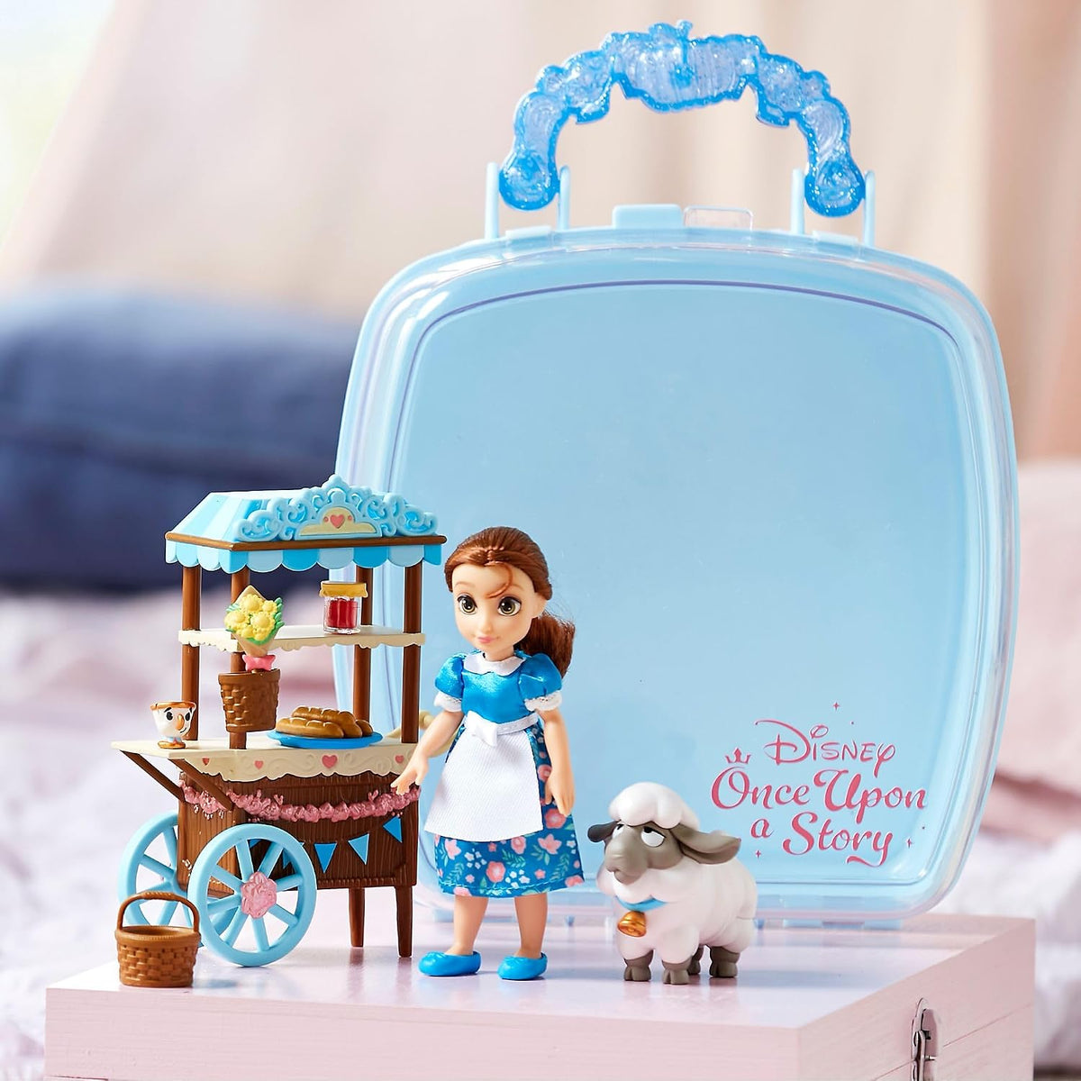 Disney Store Conjunto de Mini Boneca Bela –  Oficial, A Bela e a Fera, 9 peças, kit de figuras com acessórios, incluindo carrinho de comida, Zip e ovelha – Indicado para maiores de 3 anos