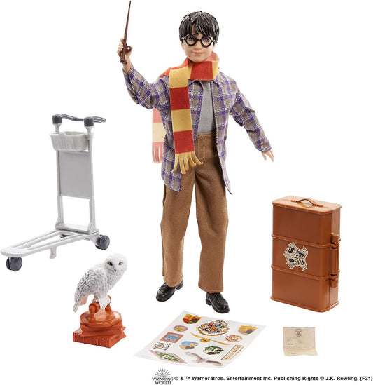 Muñeca de plataforma coleccionable de Harry Potter, 9 3/4 (10 pulgadas), posable, con moda de viaje, con Hedwig, equipaje y accesorios, regalo para coleccionistas y niños de 6 años en adelante