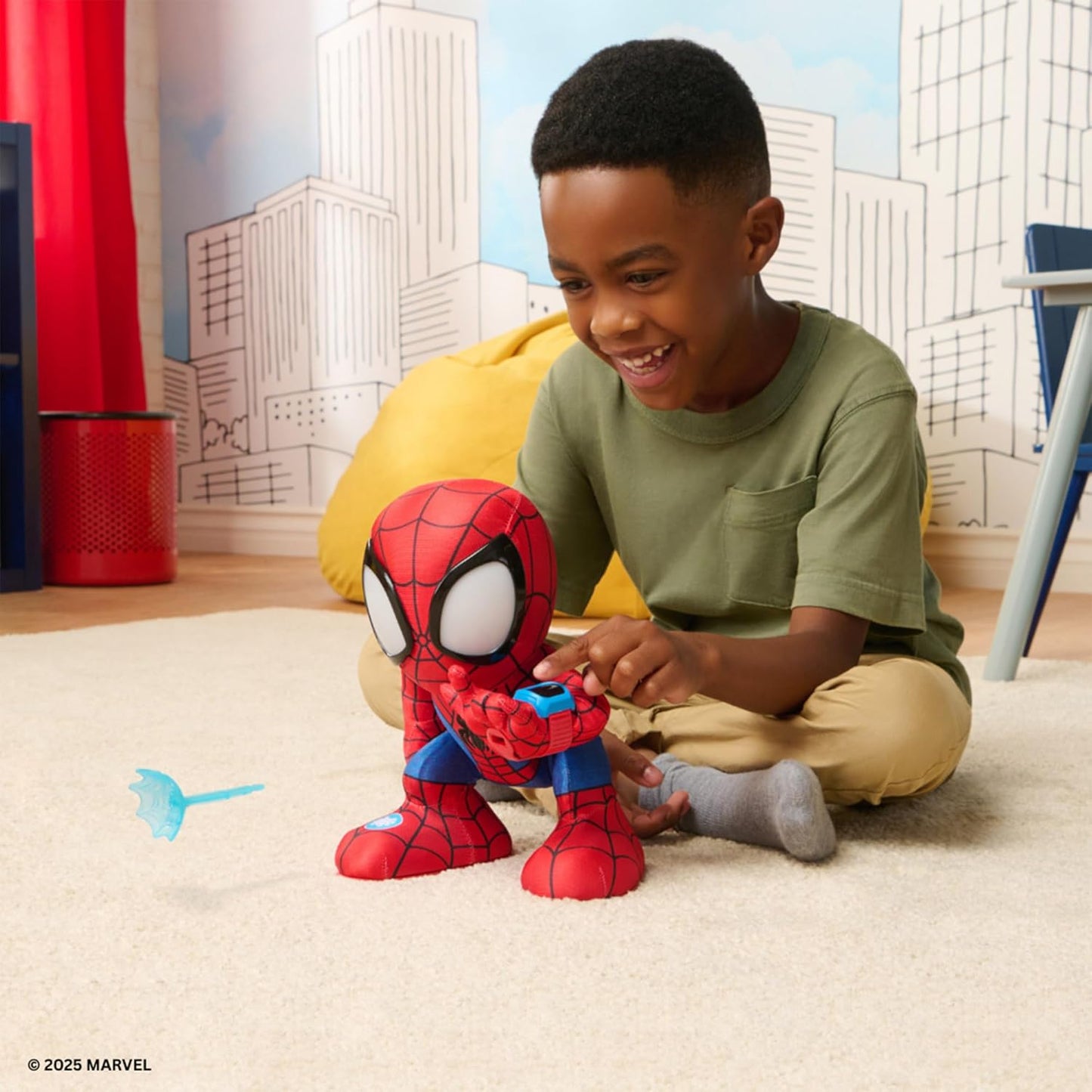 Homem-Aranha e Seus Incríveis Amigos - Incrível Homem-Aranha Flip - Pelúcia animatrônica de 30 cm com luzes, sons e lançador de dardos de teia - Brinquedos do Homem-Aranha da Marvel