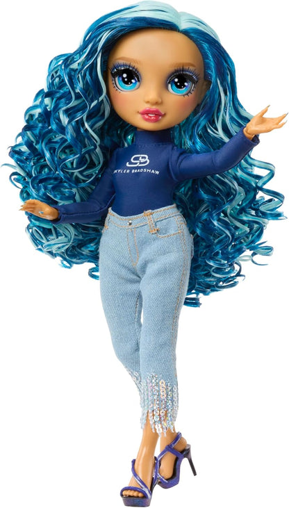 Rainbow High Style Icons Skyler - Boneca Fashion de 28cm com Cabelo Longo e Penteável, Acompanha um Segundo Conjunto Combinando e um Segundo Par de Sapatos, Flexível com 13 Pontos de Articulação.