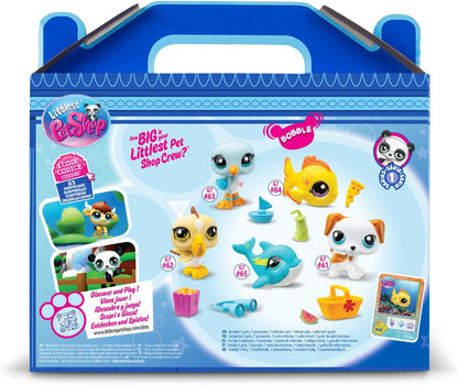 Littlest Pet Shop Collectors Pacote com 5 Amigas da Praia. O pacote contém 5 mini brinquedos LPS, 7 acessórios, 1 cartão colecionável e 1 código virtual. Brinquedos colecionáveis para meninas e meninos.