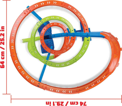 Hot Wheels Let's Race Netflix - Conjunto de Pista e Carrinho de Brinquedo em Escala 1:64, Pista de 8,8 metros de Altura com Impulsor Motorizado para Corridas Rápidas, Conjunto de Pista de Acidentes com Espiral de Ação, HJT51