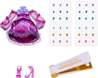 Rainbow High Be Dazzling - Noemie Violette - Boneca Fashion Roxa de 28cm com Ferramenta para Aplicar Brilho, Gemas Brilhantes e Acessórios de Estilo
