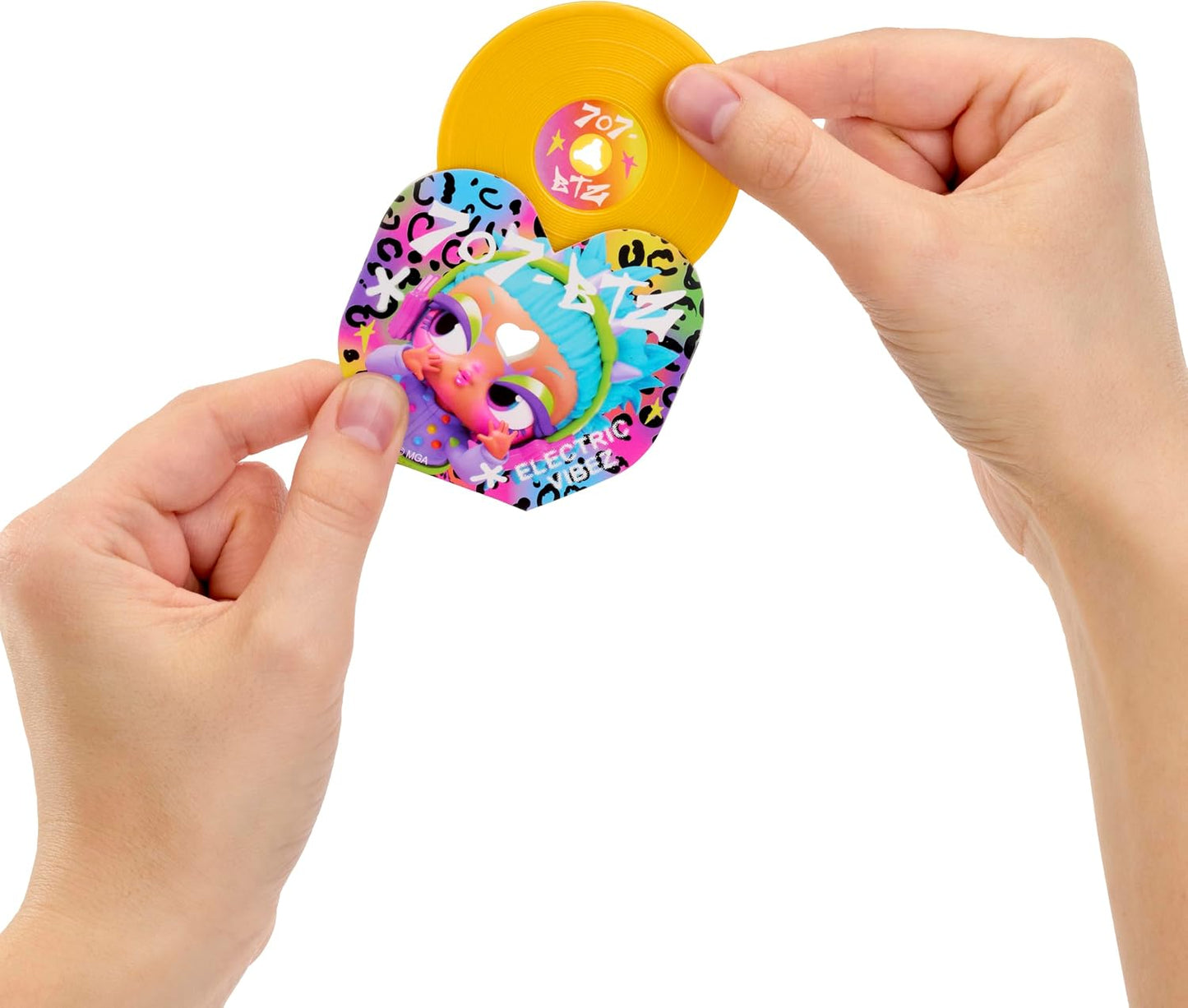 L.O.L. Surprise! Bonecas Music Festival – Boneca colecionável com disco de vinil e acessórios, 7 itens inclusos, 8 modelos para colecionar, para crianças a partir de 4 anos.