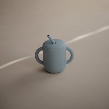 Mushie Copo de Treinamento em Silicone com Canudo | Copo de Transição para Bebês a partir de 6 Meses | Capacidade: 175 mL | Tampa Removível | Material: Silicone de Grau Alimentício | Pode ser lavado na lava-louças e usado no micro-ondas (Azul Claro)
