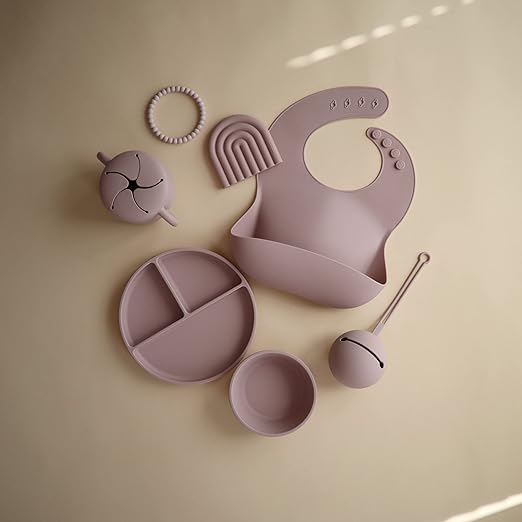 Mushie Babador de Silicone Baby | Babadores Impermeáveis com Ajuste Perfeito | Babadores Fáceis de Limpar para Alimentação do Bebê | 4 Tamanhos Ajustáveis com Bolsos Frontais Fundos | 100% Livre de BPA e Ftalatos