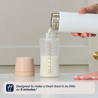 Nuby Kit com 2 Mamadeiras de Vidro Anticólicas RapidBottle - Mamadeira Rápida com Revestimento de Silicone e Bico Semelhante ao Seio Materno | Alimentação Rápida | Sem Microplásticos | Esterilização Rápida | 266ml (Bege)