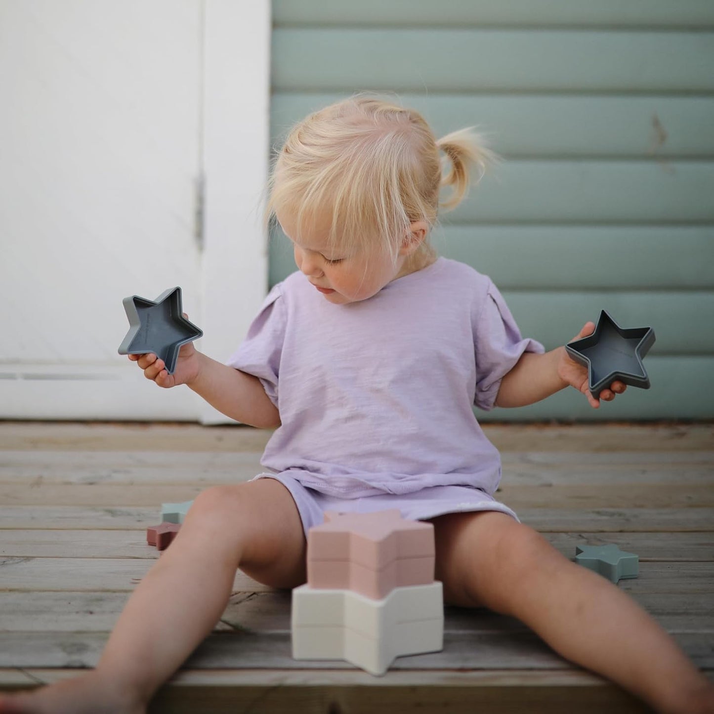 Mushie Brinquedo Empilhável Estrela de Encaixe | Desenvolve a Coordenação Motora | Diversão e Criatividade para Crianças | Material: Polipropileno, Fabricado na Dinamarca