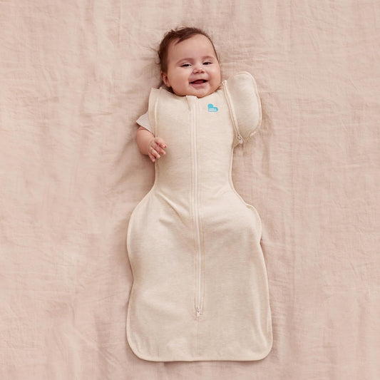 Love To Dream™ Saco de Transição Swaddle UP™, Médio 6–8,5 kg – Aveia Twigs | Ajuste perfeito com abas removíveis | 1.0 Tog Ideal para primavera e verão (20–24 °C) | Algodão lavável à máquina e zíper duplo