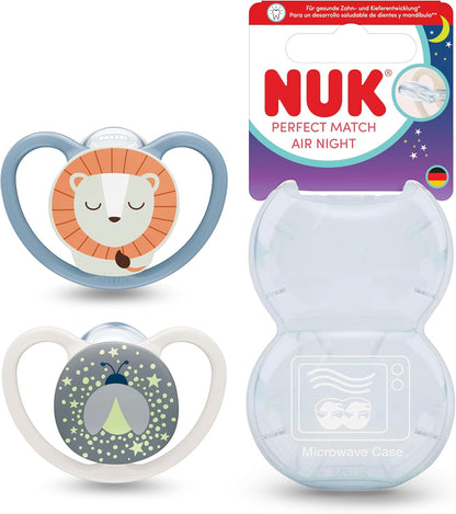 NUK Chupetas Perfect Match Air Night | 0-6 Meses | Brilham no Escuro, Permitem a Circulação de Ar e Previnem Irritações na Pele Causadas pela Saliva | 95% de Aceitação pelos Bebês** | Leão | Pacote com 2