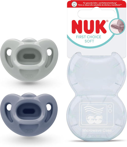 NUK Chupetas First Choice Soft | 0-6 Meses | Chupetas Ortodônticas de Silicone 100% Supermacio | 95% de Aceitação pelos Bebês** | Verde e Azul | Embalagem com 2 Unidades