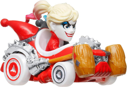 Hot Wheels RacerVerse, conjunto de 4 carrinhos de brinquedo em escala 1:64, otimizados para pistas Hot Wheels, com personagens da cultura pop como pilotos, HKD33