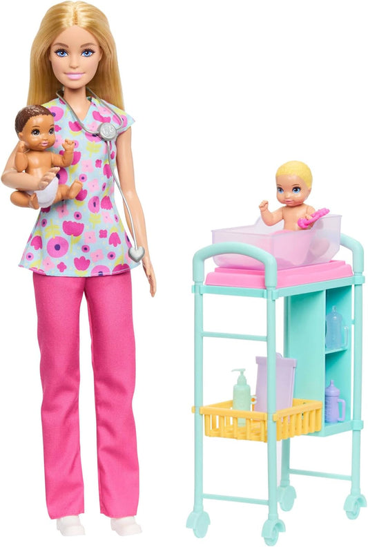 Barbie Careers Baby Doctor Playset com boneca loira de uniforme médico, 2 bonecas bebês, mesa de exame e acessórios, JMK12