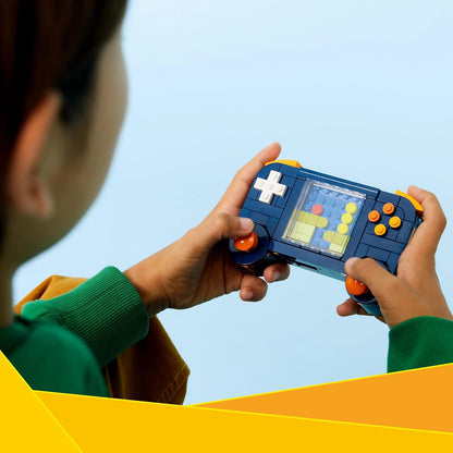 LEGO Creator Console de Jogos Retrô 3 em 1 - Transforma-se em uma Máquina de Arcade ou Computador com Teclado e Mouse - Ideia de Presente para Gamers a partir de 8 Anos - 31380