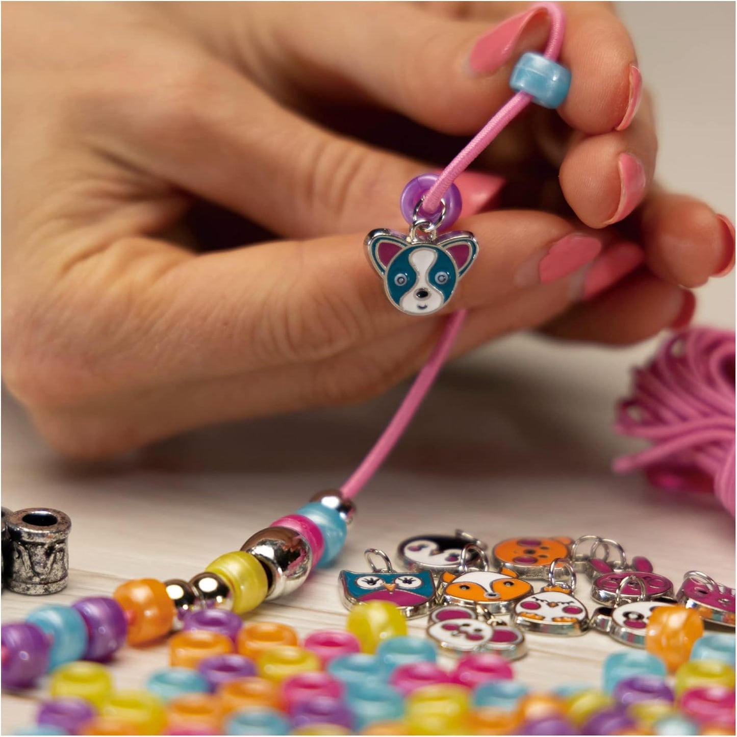 Galt Cute Charms - Kit para fazer colares e pulseiras com estojos criativos - Mais de 300 brinquedos Galt, charms fofos, kits de artesanato infantil, pacote com 2 brinquedos Galt, joias com charms