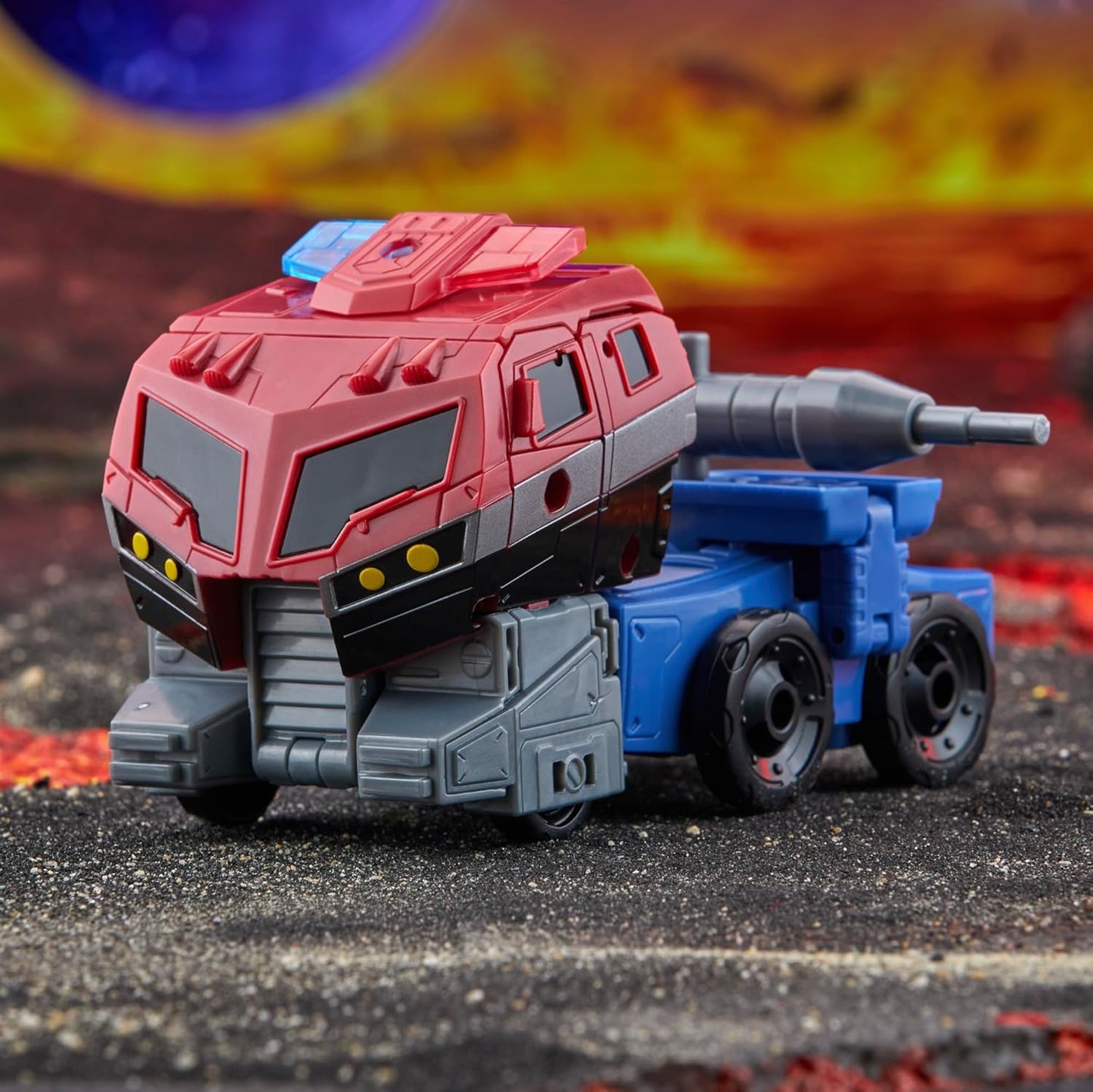 Figura de ação Optimus Prime da classe Voyager do Universo Animado de Transformers Legacy United