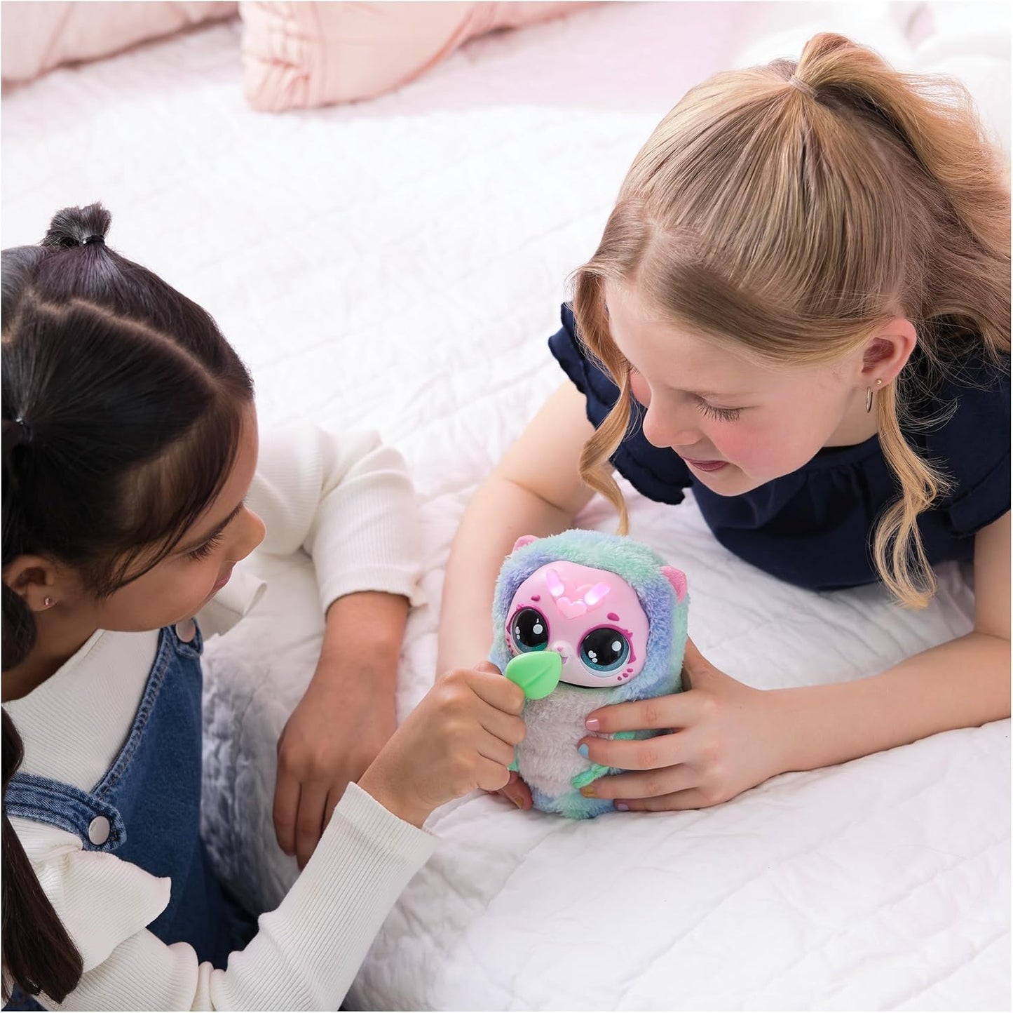 HATCHIMALS Bloomables, brinquedo interativo surpresa e flor com revelação e transformação repetíveis, mais de 100 sons e reações (os estilos variam), brinquedos infantis para meninas e meninos.