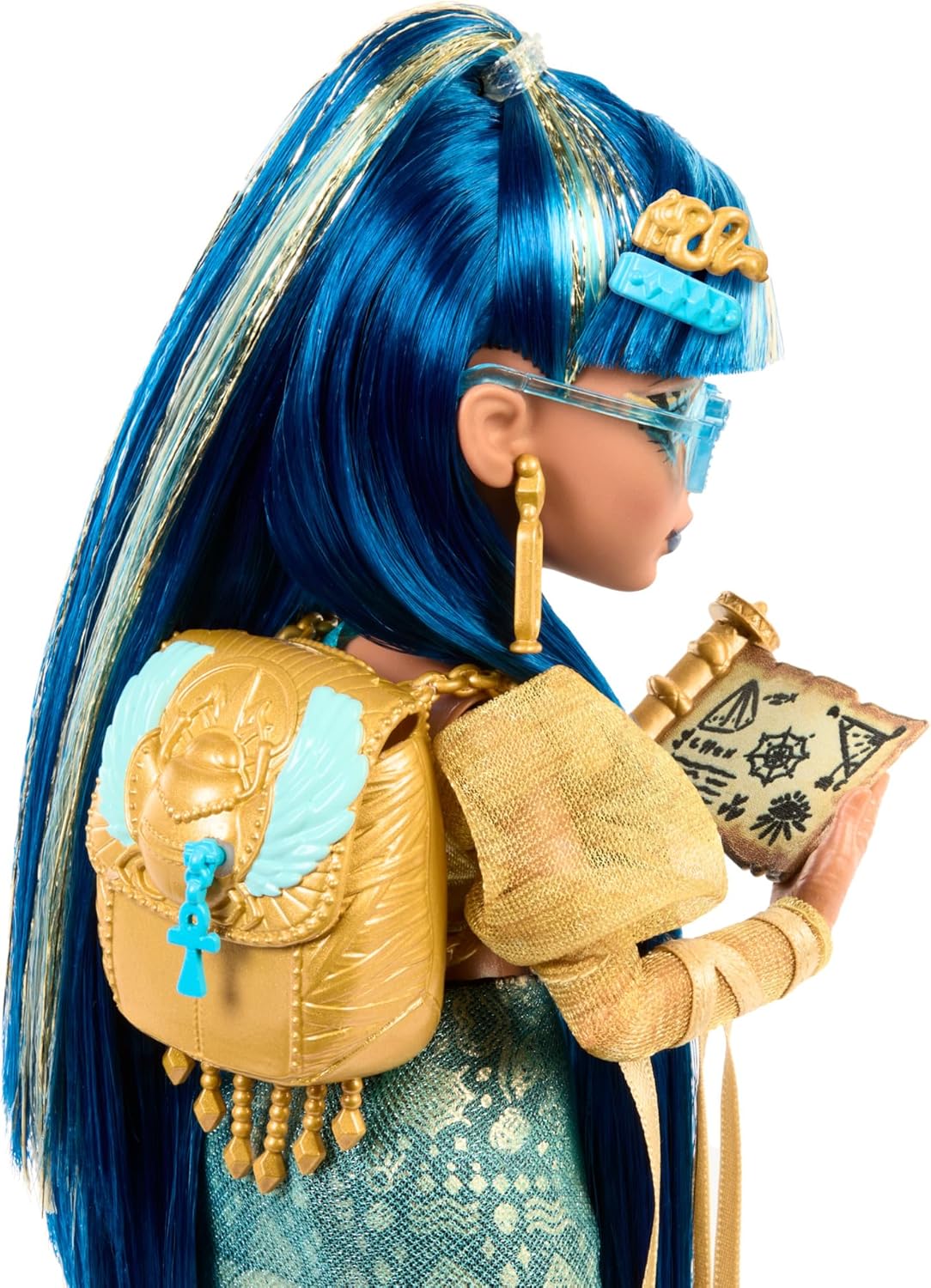Monster High Boneca Cleo De Nile com blusa dourada e saia em camadas, inclui cobra de estimação Hissette e acessórios como mochila, lanche e pergaminho, HXH74