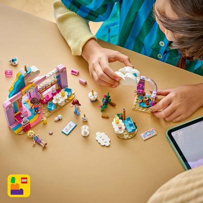 LEGO Friends Unicorn Dream Café - Confeitaria de Brinquedo com 3 Mini Bonecas, Caixa Registradora e Acessórios de Comida de Brinquedo, incluindo Cupcakes - Presente de Aniversário para Meninas a partir de 6 Anos - 42684