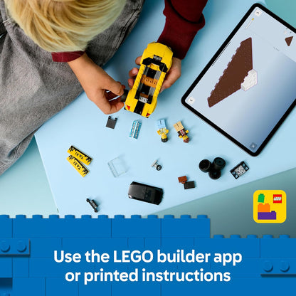 LEGO City Táxi Amarelo de Brinquedo - Kit de Modelo de Carro Elétrico com 2 Minifiguras e Teto Removível - Conjunto para Desenvolvimento da Coordenação Motora Fina - Pequena Ideia de Presente de Aniversário para Meninos a partir de 5 Anos - 60487