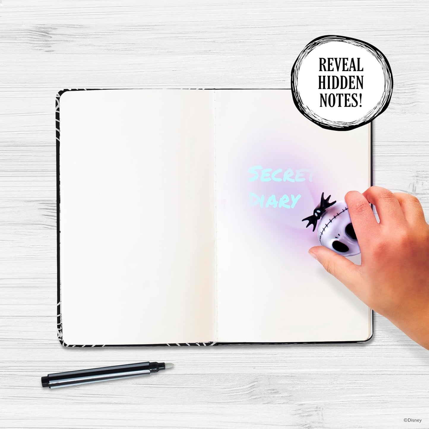 UAU! Coisas da Disney O Estranho Mundo de Jack Diário Secreto de Jack | Caneta de Tinta Invisível e Lanterna Reveladora UV | Caderno Oficial Licenciado para Presente para Fãs e Crianças