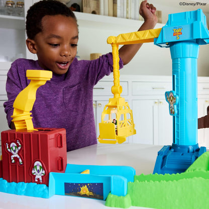 Hot Wheels Disney & Pixar Hi-Tech – A Aventura do Comando Estelar de Buzz Lightyear | Inspirado no filme Toy Story 5, Conjunto de Pista Superstar Speeders, JLH42