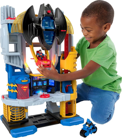 Imaginext DC Super Friends Batman Playset Quartel-General Supremo 60 cm de altura com luzes, sons, figuras e acessórios para crianças a partir de 3 anos, HNW08