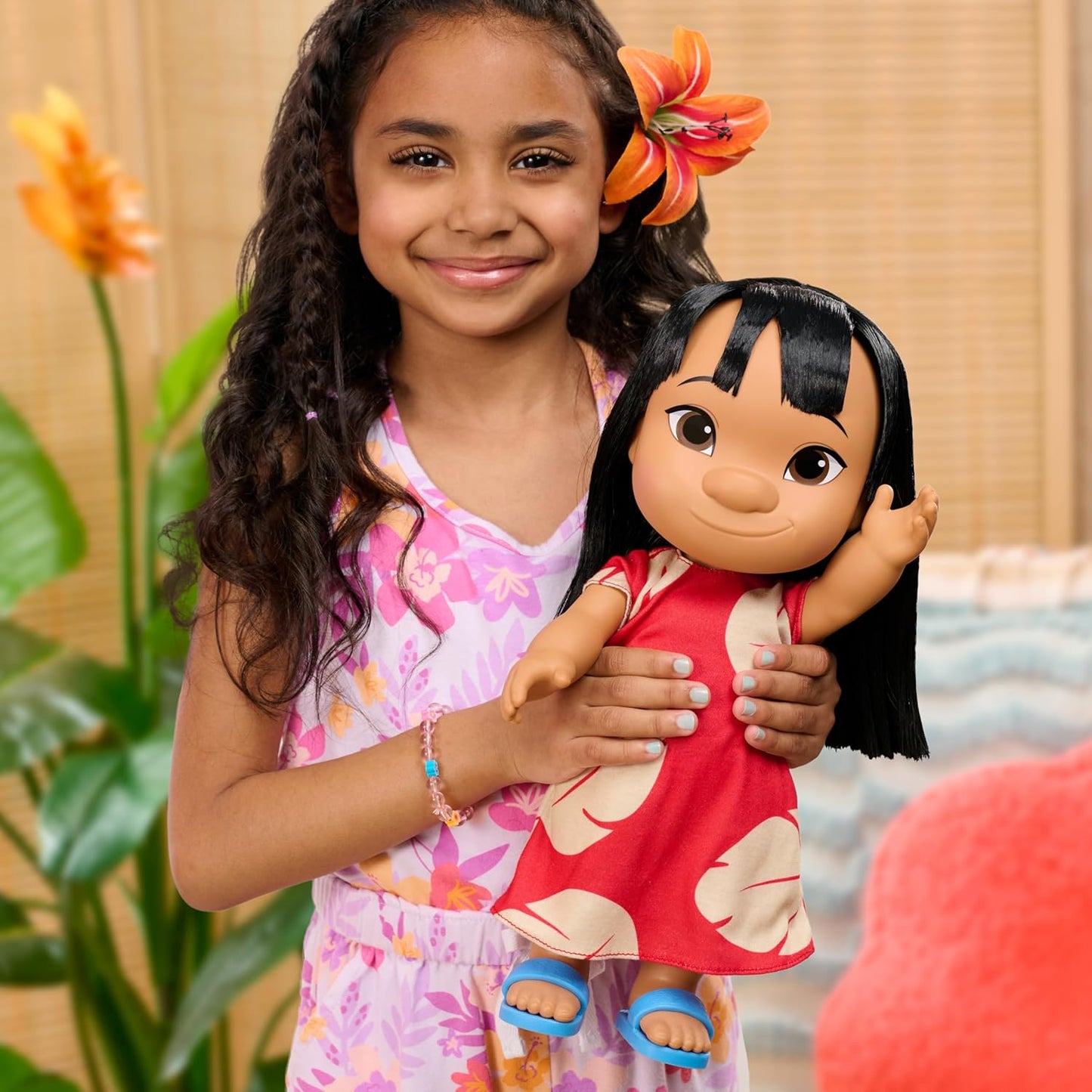 Disney Lilo & Stitch Boneca Lilo articulada de 35 cm (14 polegadas) da com figura do Stitch de 12,5 cm (5 polegadas).