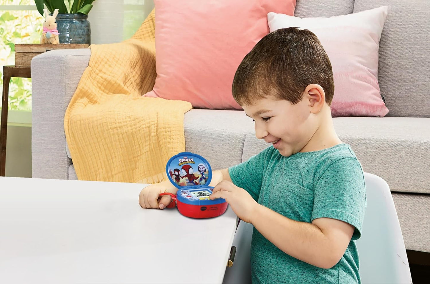 VTech Homem-Aranha e Seus Incríveis Amigos: Homem-Aranha Portátil, Brinquedo Oficial do Homem-Aranha com 5 Jogos Interativos e Bolsa Acoplável, Formas, Números e Padrões, Para Crianças a partir de 3 Anos