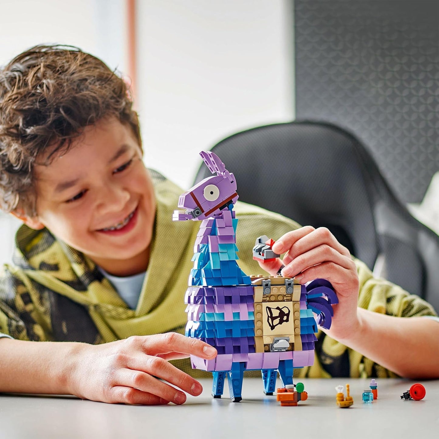 LEGO Fortnite Supply Llama, brinquedo de personagem de videogame para meninos e meninas, conjunto de construção é uma ótima decoração de quarto infantil, presentes de aniversário colecionáveis para jogadores