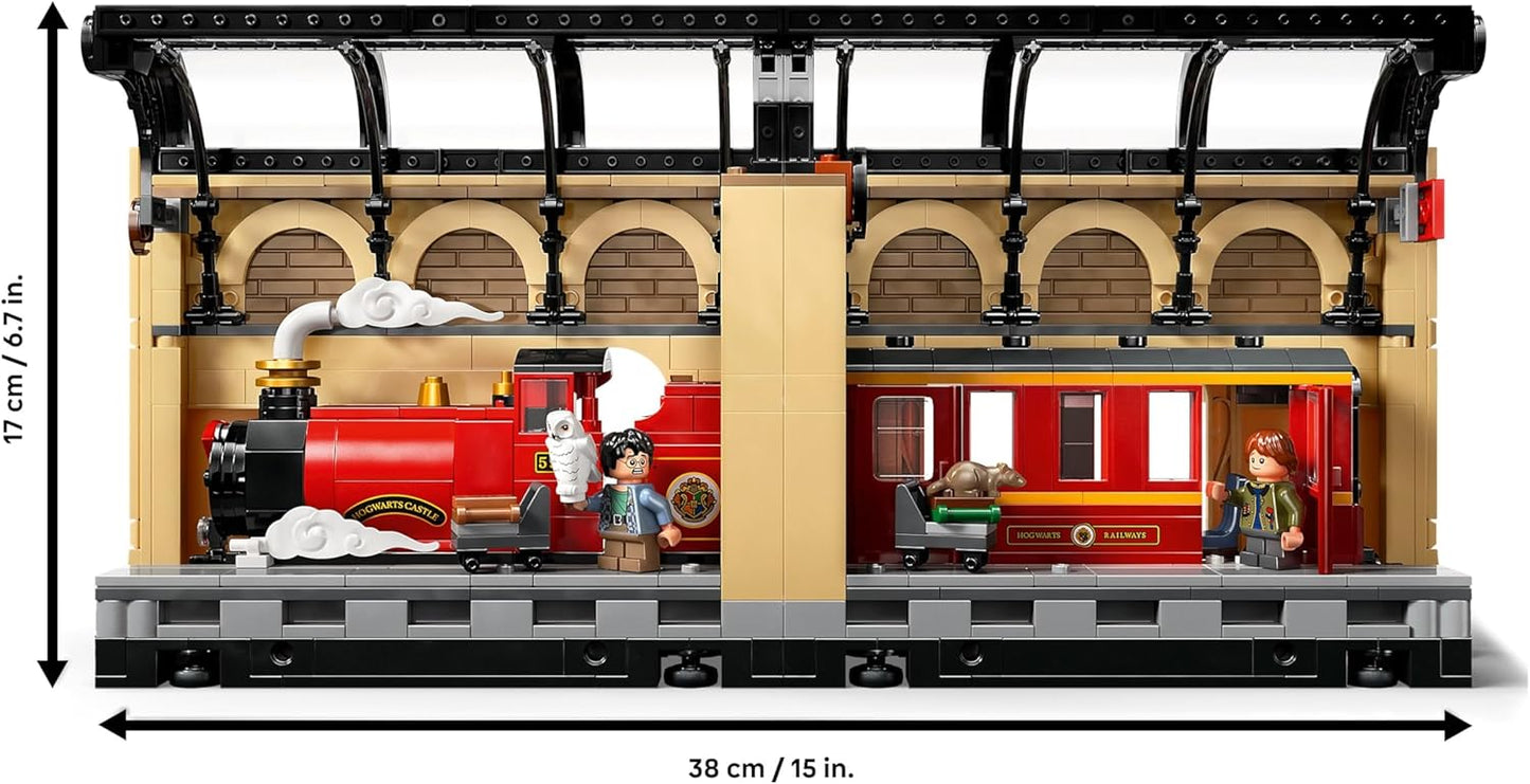 LEGO Harry Potter Book Nook: Conjunto Expresso de Hogwarts com um Trem de Brinquedo, 2 Minifiguras incluindo Ron Weasley, além das Figuras Edwiges e Perebas - Presente do Mundo Mágico para Meninos, Meninas e Fãs a partir de 10 Anos - 76450