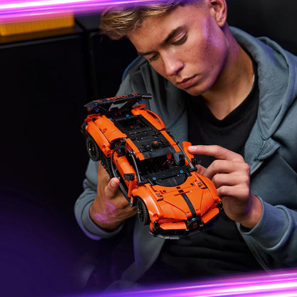 LEGO Technic Bugatti Chiron Pur Sport Hypercar - Kit de Modelo de Carro de Corrida com Motor W16, Direção e Portas que Abrem - Presente para Meninos a partir de 9 Anos e Fãs de Automobilismo - 42222