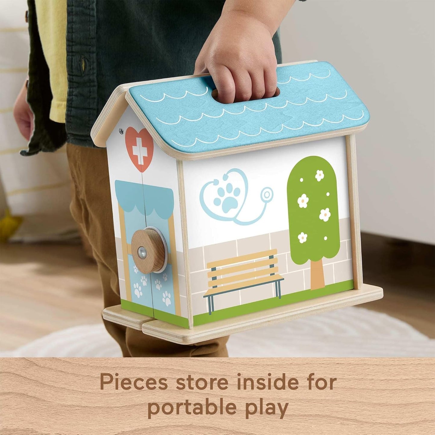Fisher-Price Conjunto de brinquedo de madeira para brincar de hospital de animais de estimação, 6 peças, para crianças em idade pré-escolar a partir de 3 anos, JFG07