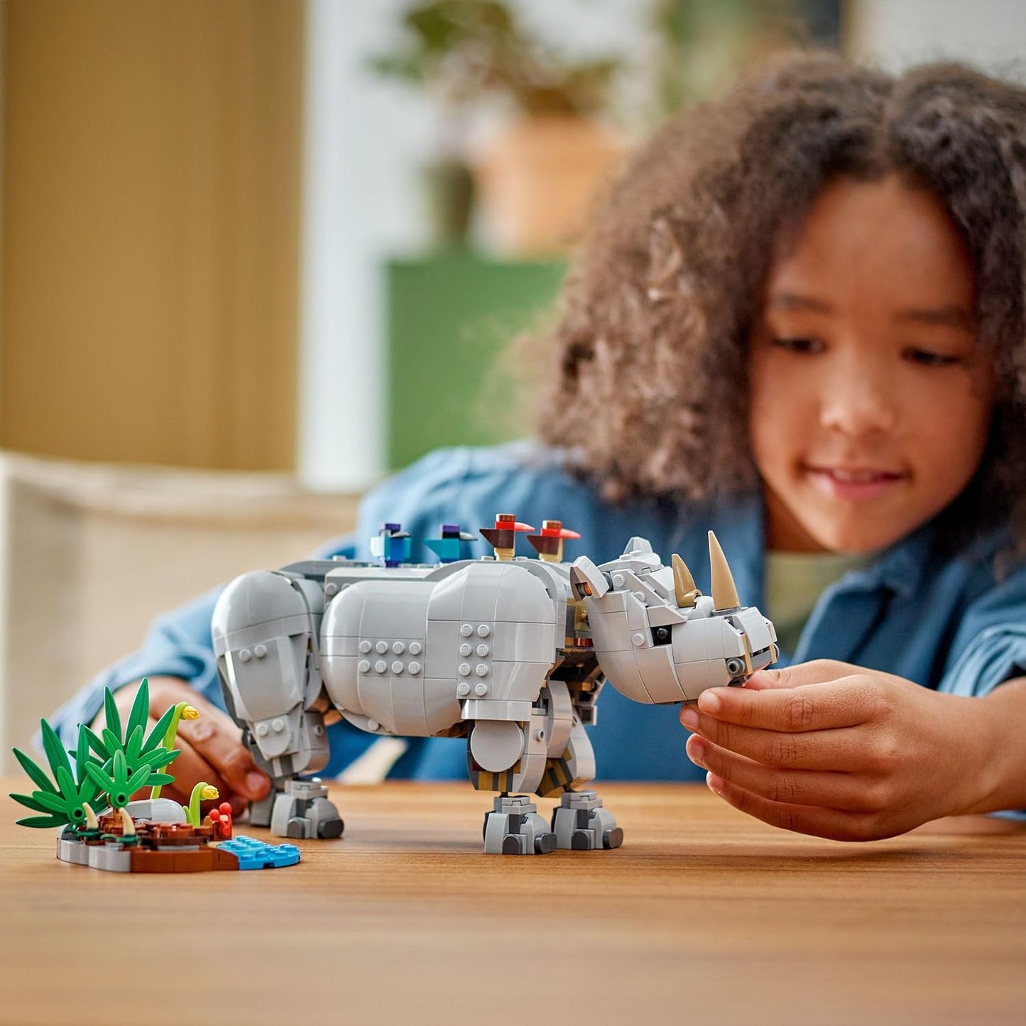 LEGO Creator 3 em 1 Animais Selvagens: Rinoceronte Majestoso com Pássaros - Figura de Animal que se Transforma em um Modelo de Hipopótamo ou uma Morsa - Presente Criativo para Meninas e Meninos a partir de 9 Anos - 31171