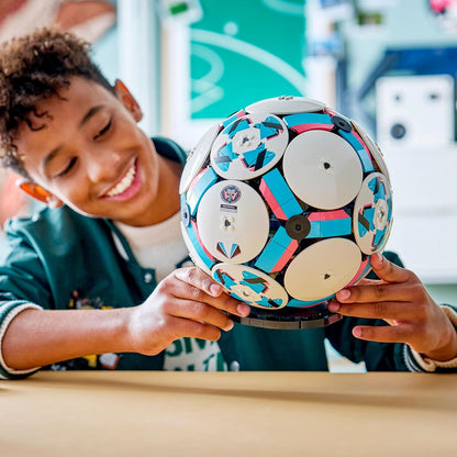 LEGO Football – Kit de Modelo de Exibição 3D com Estádio em Miniatura Interativo – Presente de Aniversário para Meninos, Meninas e Adultos Fãs de Esportes (10+ anos) – 43019