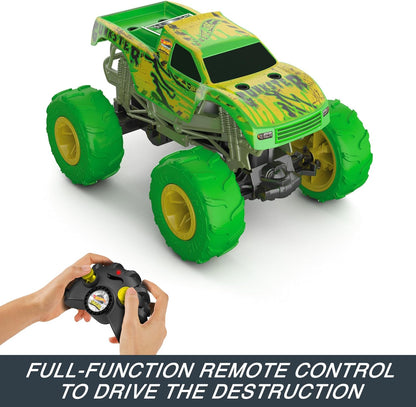 Hot Wheels Monster Trucks Gunkster RC Truck em escala 1:15, brilha no escuro, pneus Terrain Action com capacidade off-road, HTP15