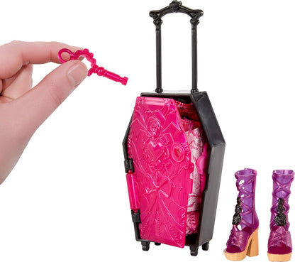 Monster High Skulltimate Secrets Draculaura Boneca e Acessórios, Destino: Oásis Deslumbrante com Mala e mais de 19 Surpresas como Roupas, JDR50