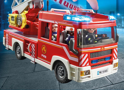 Playmobil 9463 City Action Unidade de Bombeiros com Escada Extensível, Luzes e Sons, brinquedo de bombeiro e helicóptero, brincadeira divertida e imaginativa, conjunto adequado para crianças a partir de 4 anos.