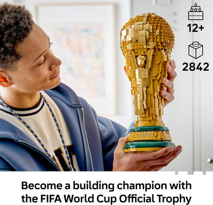 LEGO FIFA World Cup – Réplica do Troféu Oficial – Kit de Modelo 3D para Montar com Minifigura Colecionável – Presente de Futebol para Meninos, Meninas e Adultos Fãs de Esportes (12+ anos) – 43020