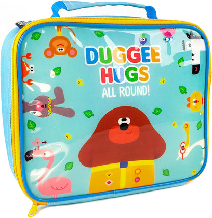 Hey Duggee Juego de lonchera para niños | Bolsa aislante para comida, botella de agua y snack | Aventura con personajes infantiles y femeninos | Divertido set de almuerzo con productos de la serie de televisión para jóvenes fanáticos del programa