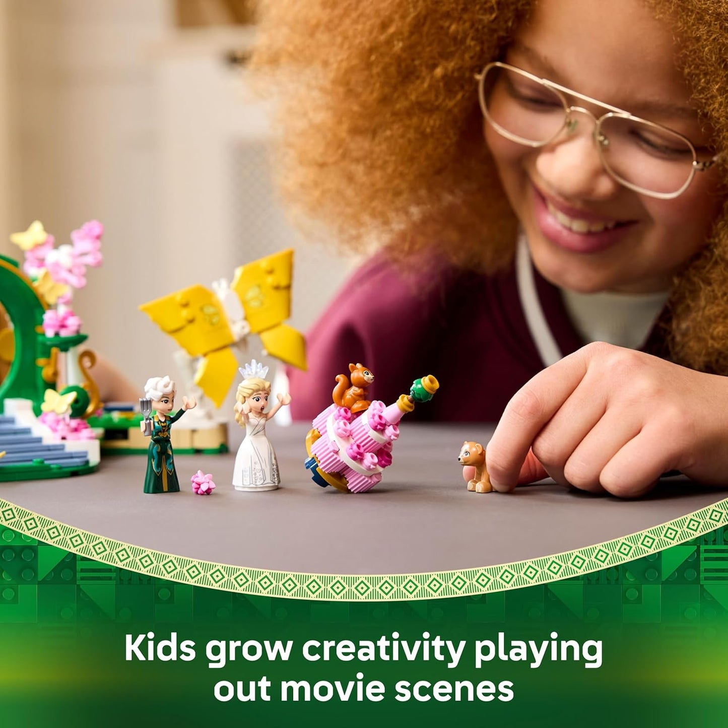 LEGO O Casamento da Glinda Malvada - Brinquedo de Construção com 2 Mini Bonecas e 2 Figuras de Borboletas Articuladas, além de Acessórios - Presente para Meninas a partir de 8 Anos e Fãs do Filme - 75688