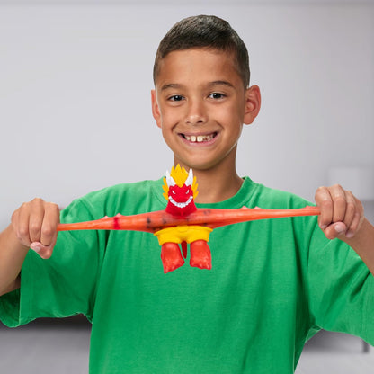 Heróis de Goo Jit Zu Hero Creator Blazagon com 3 recheios de gosma exclusivos. Misture, preencha e crie sua própria figura de ação elástica.