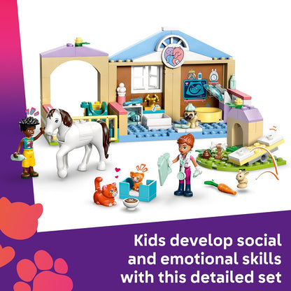 LEGO Clínica Veterinária Friends - Brinquedo Educativo com Estábulo para Cavalos, 2 Mini Bonecas, Figuras de Cachorro, Coelho e Gato, além de Acessórios - Presente de Aniversário para Meninas a partir de 4 Anos - 42696