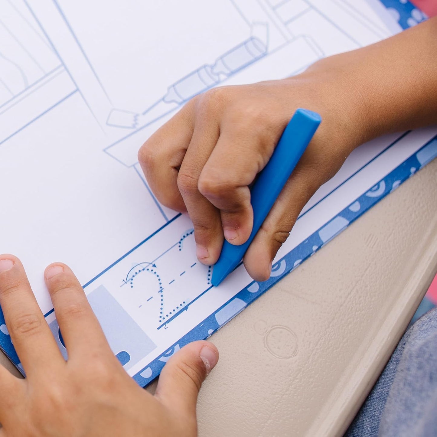 ¡Las pistas de Melissa y Doug Blue y tú! Sellos con mango de madera y bloc de actividades.